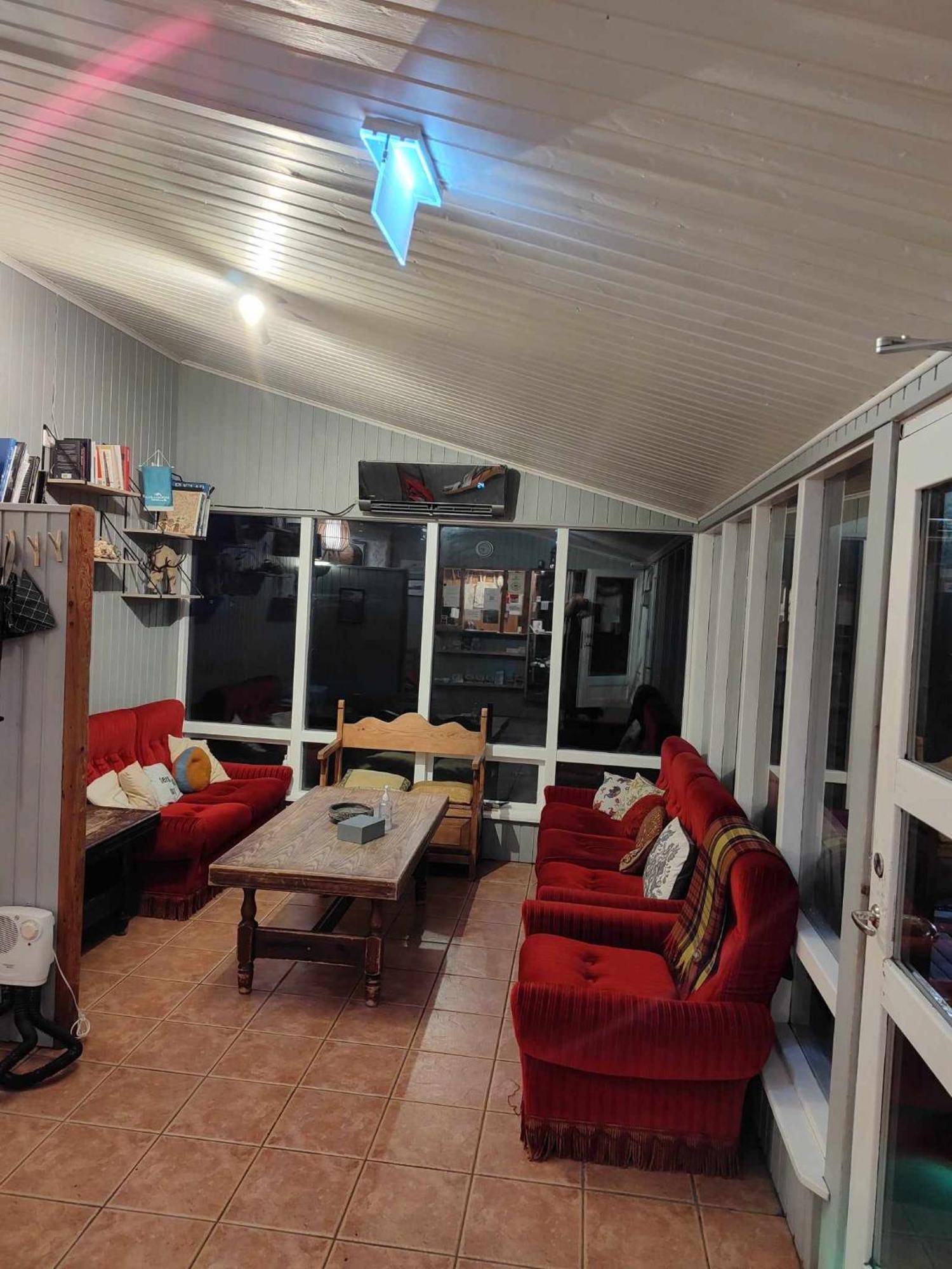 Vik Hostel Ngoại thất bức ảnh