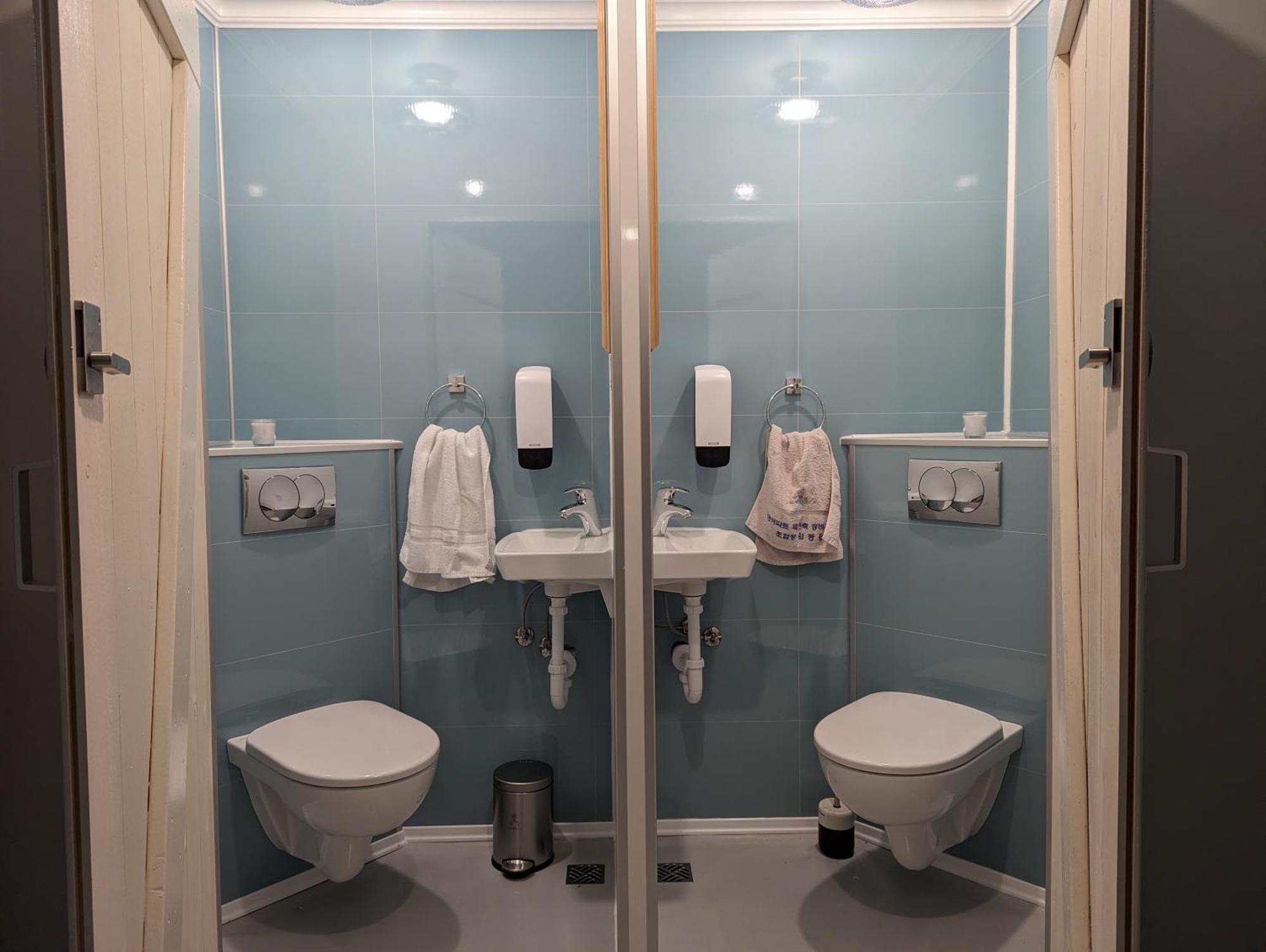 Vik Hostel Ngoại thất bức ảnh